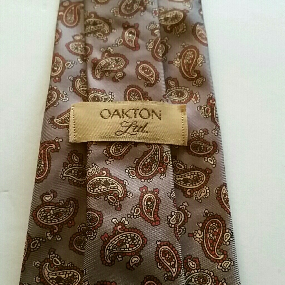 OAKTON Ltd Tie & Hankie